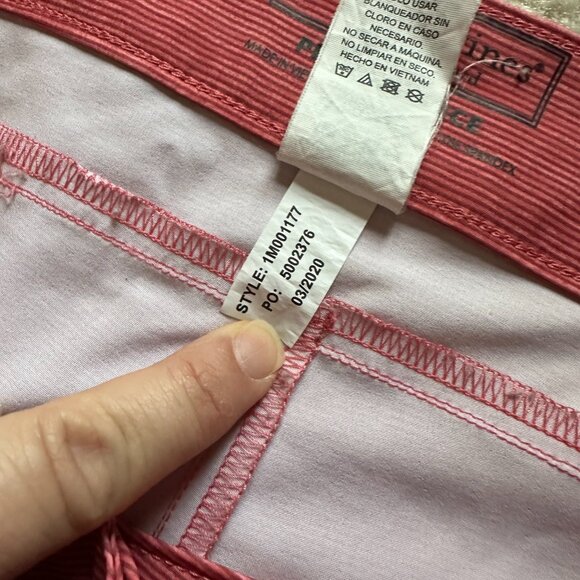 VINEYARD VINES Men's 7 inch On-the-Go Boardshorts 38 red shark stripe - Picture 6 of 6